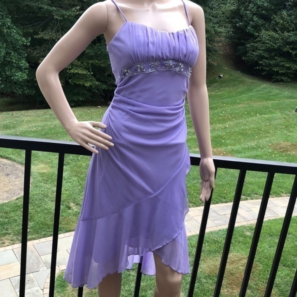 Vintage De Coded lovely in lavender flirty formal dress